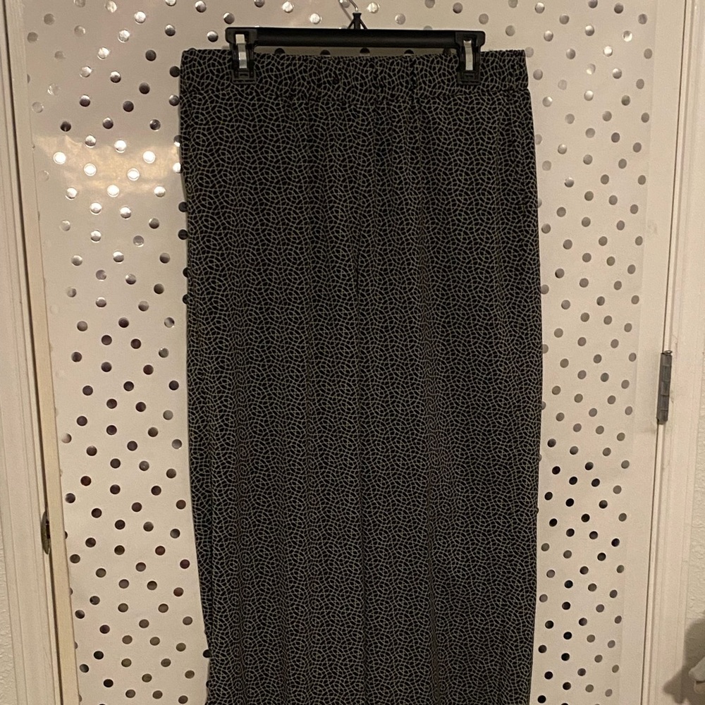 Brand: Coldwater Creek; size: M; black w/gray design; thin pants